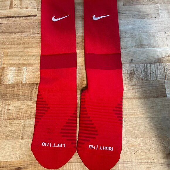 Men's Medium 6-8 Nike Soccer Football Long Over the calf Dri Fit Socks Red - Picture 2 of 4